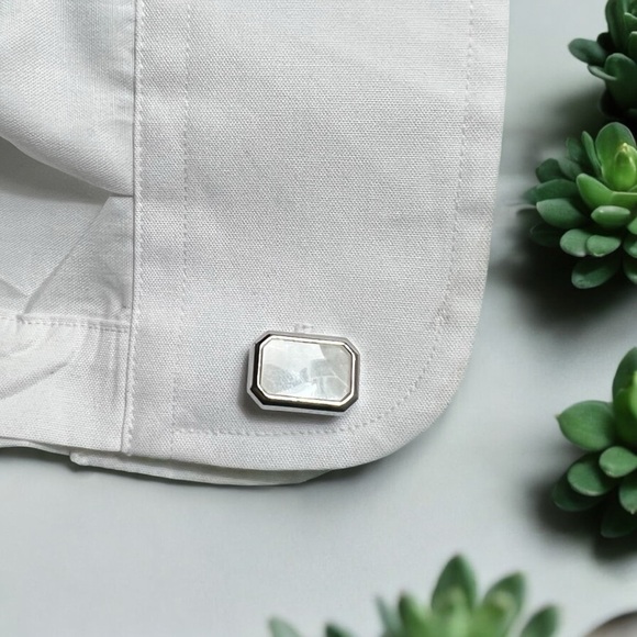 Shimmering Mother of Pearl Silver Cufflinks - Picture 13 of 15